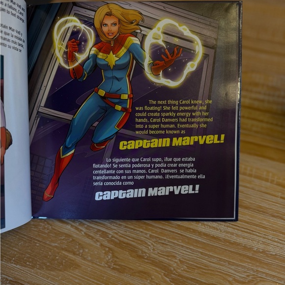 Marvel Captain Marvel Full Force Book - Blue and Red - Picture 4 of 4